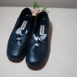 Classique  navy size 9w  new